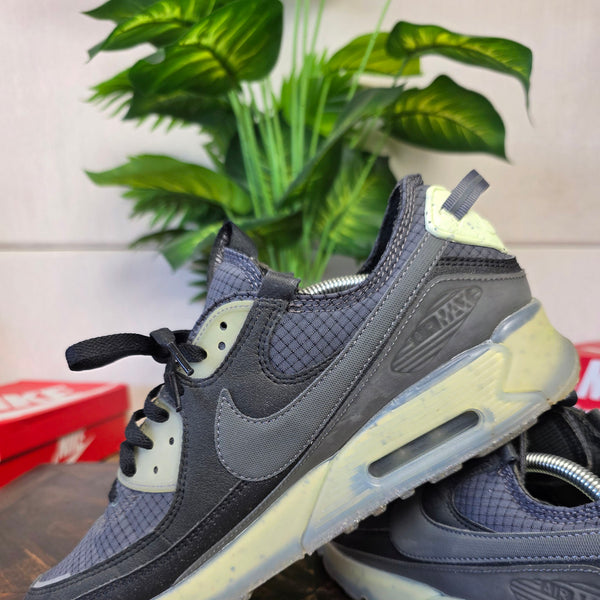 Nike Air Max 90 Terrascape Black Lime Ice maat 45,5
