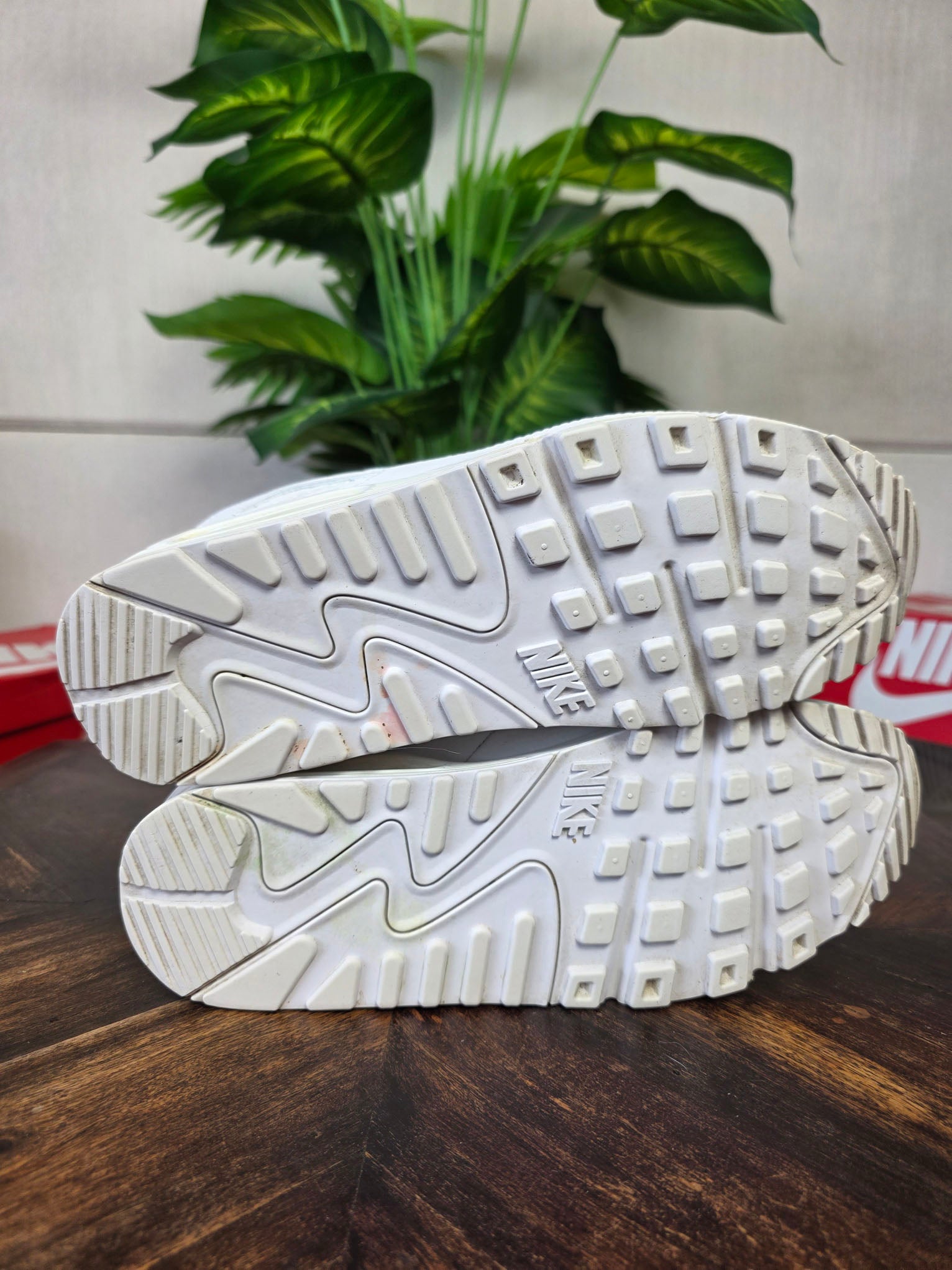 Nike Air Max 90 Triple White LTR maat 42,5
