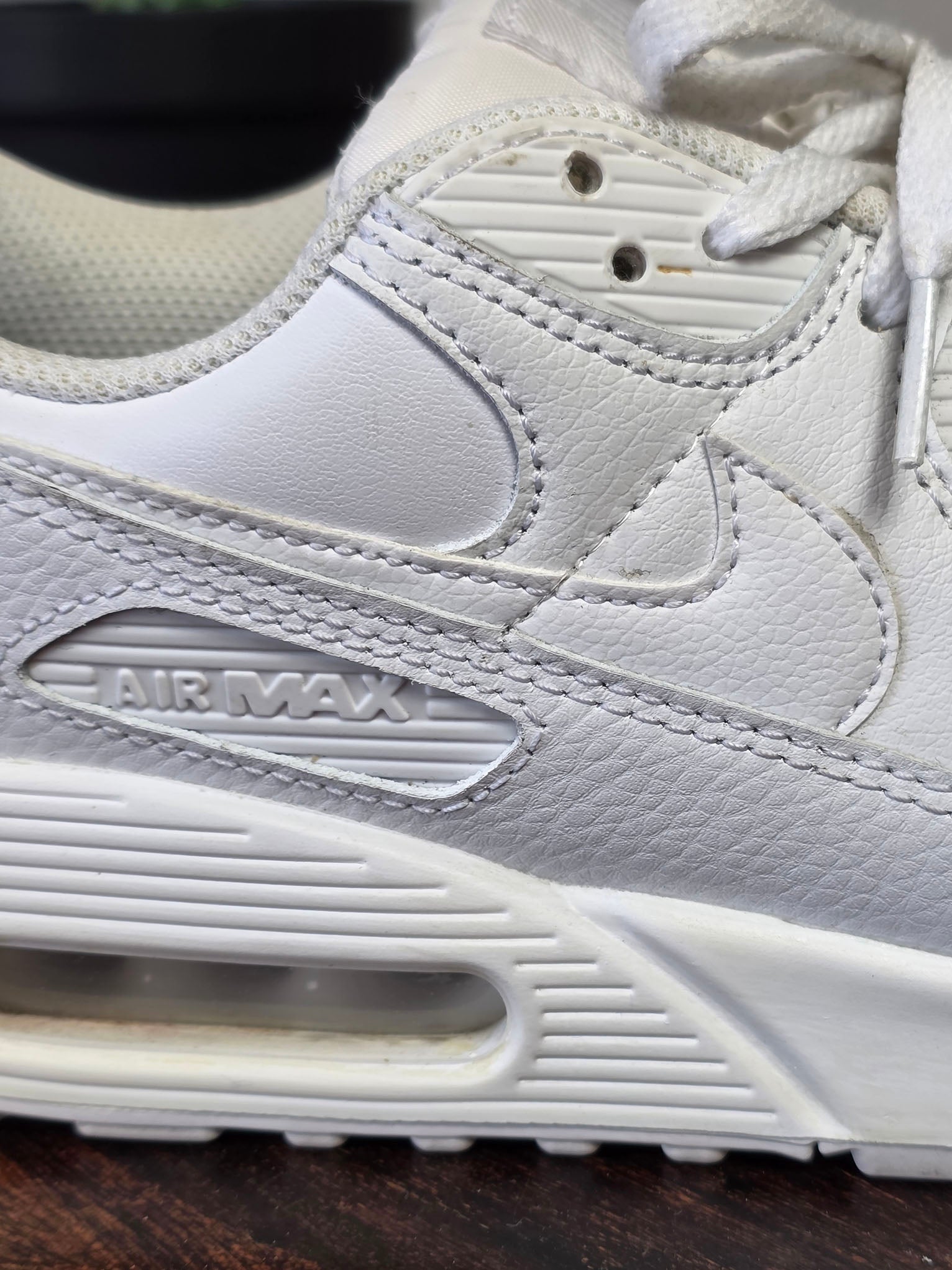 Nike Air Max 90 Triple White LTR maat 42,5