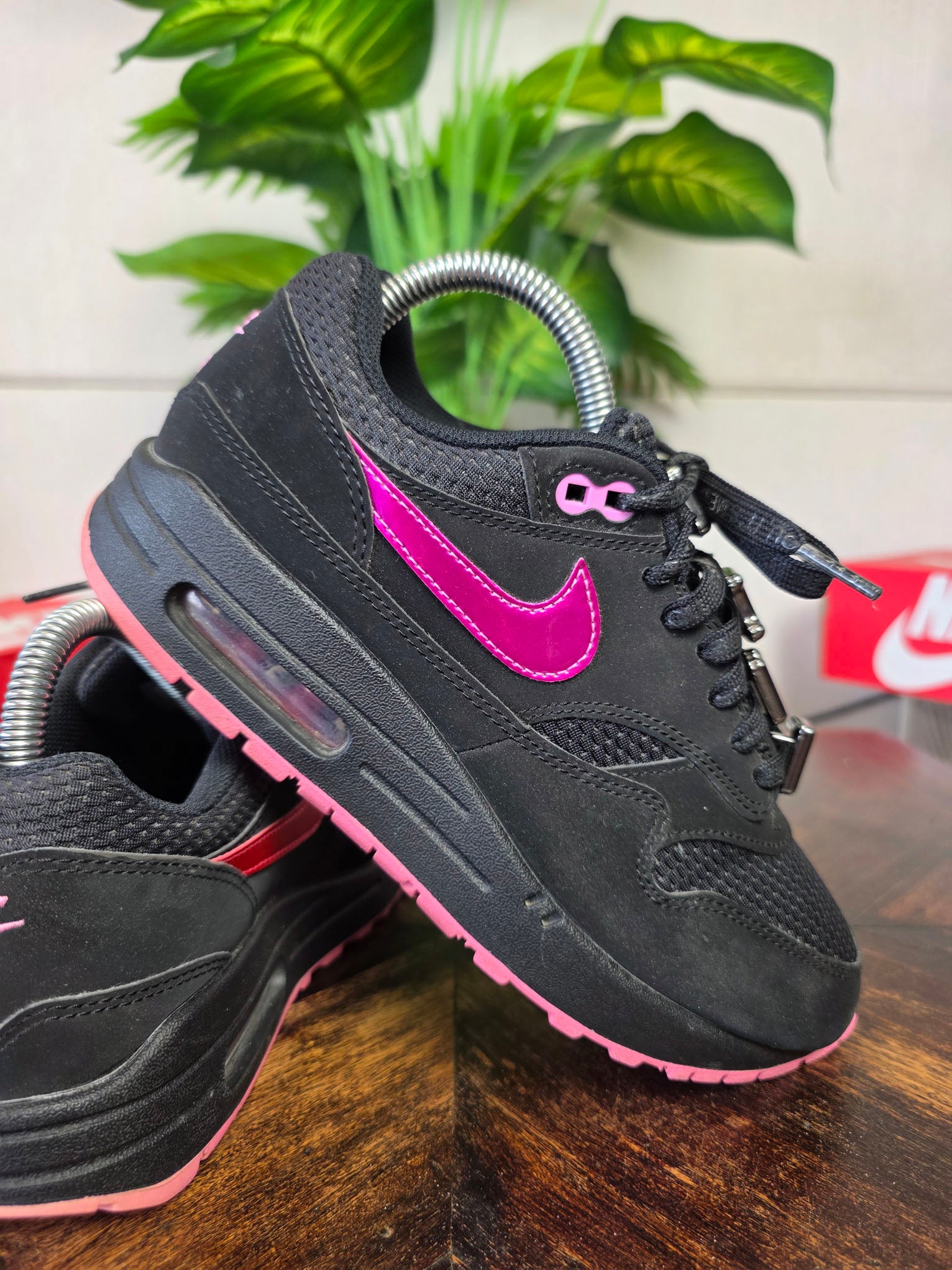 Nike Air Max 1 Valentine's Day Black maat 38,5