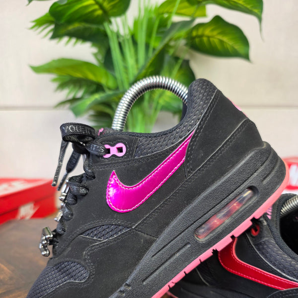 Nike Air Max 1 Valentine's Day Black maat 38,5