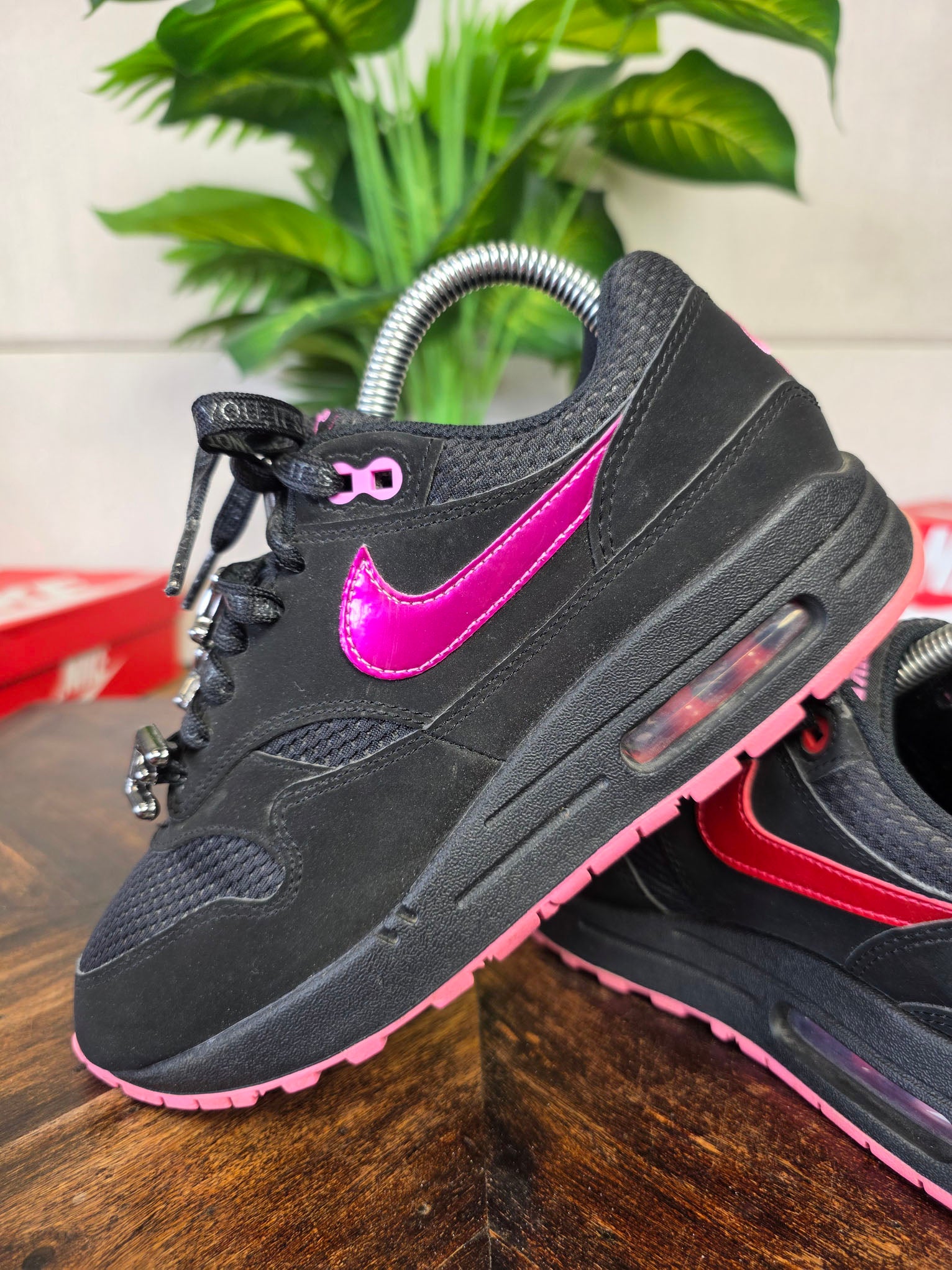 Nike Air Max 1 Valentine's Day Black maat 38,5