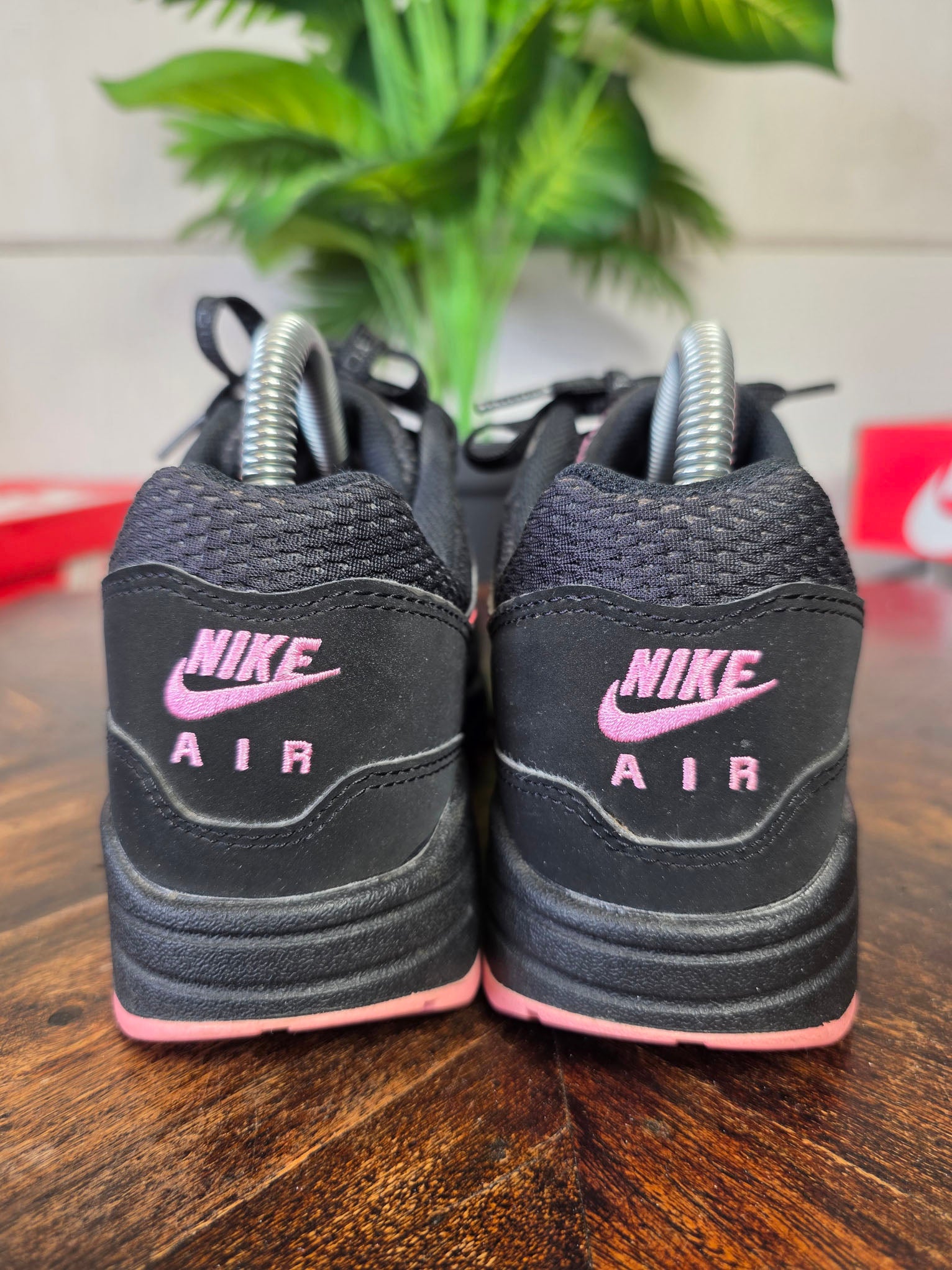 Nike Air Max 1 Valentine's Day Black maat 38,5