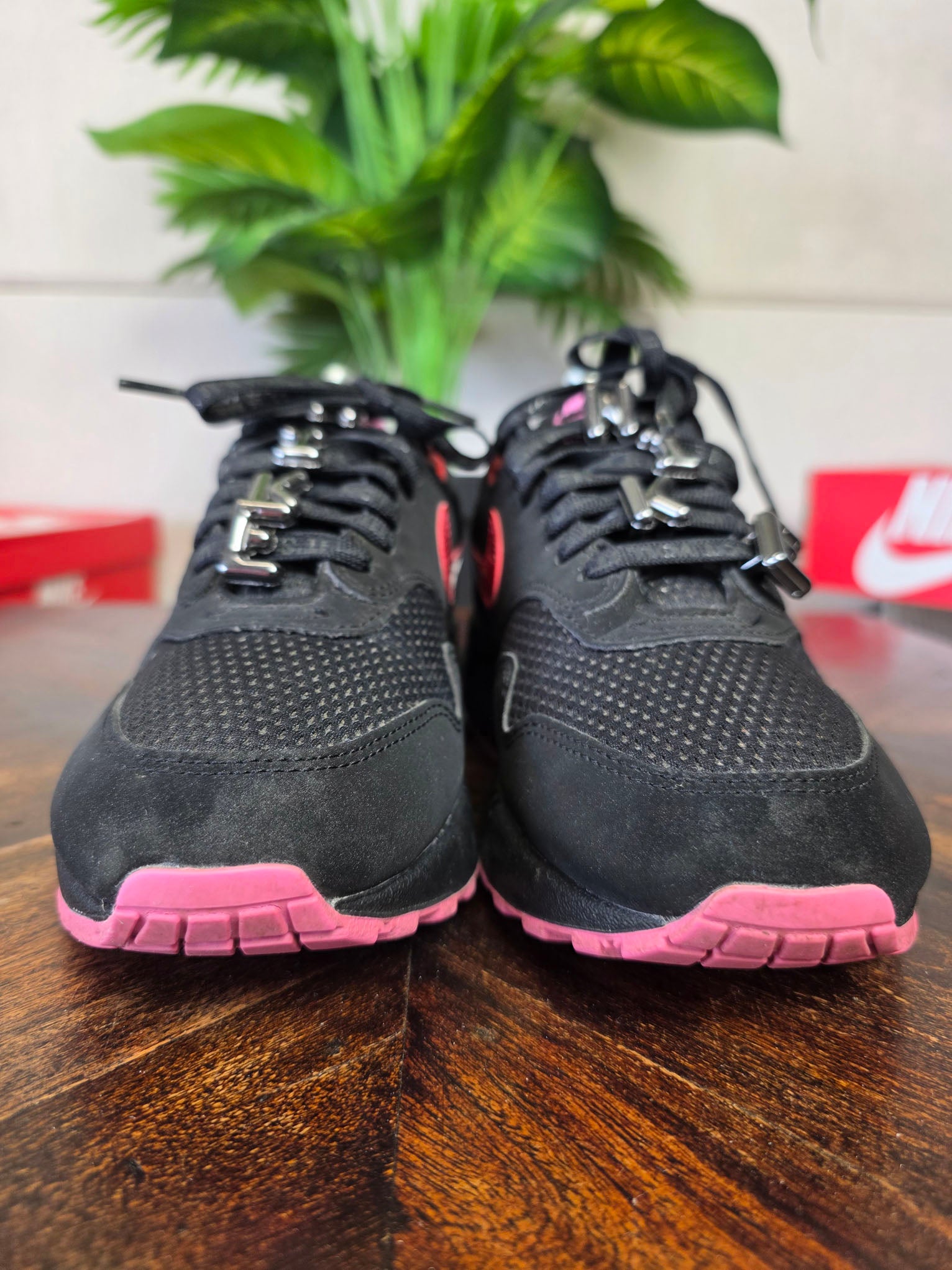 Nike Air Max 1 Valentine's Day Black maat 38,5