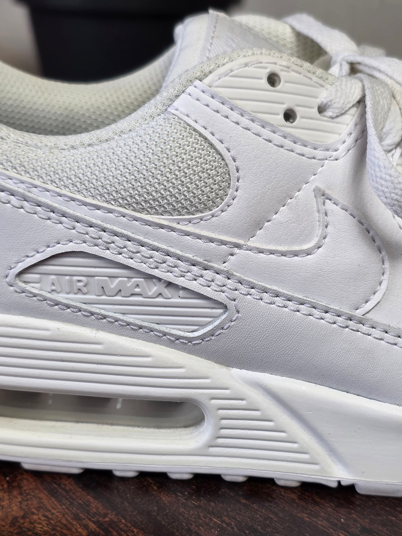 Nike Air Max 90 Triple White maat 43
