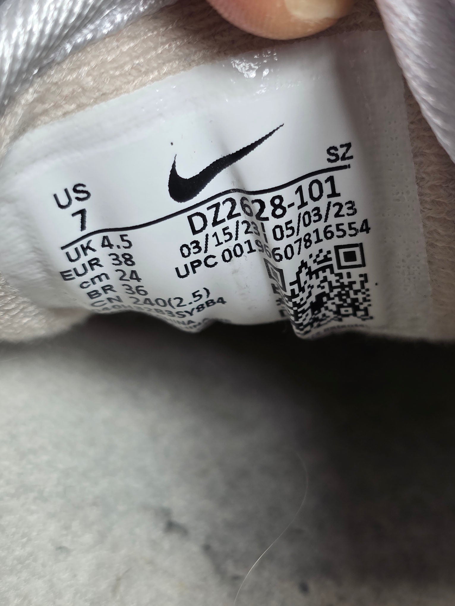 Nike Air Max 1 Pale Ivory maat 38