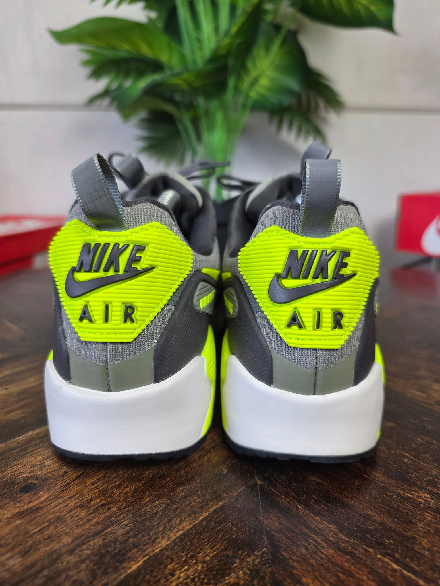 Nike Air Max 90 Drift “Light Army Volt" maat 42,5