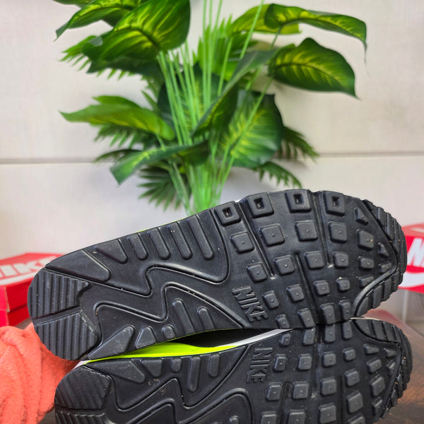 Nike Air Max 90 Drift “Light Army Volt