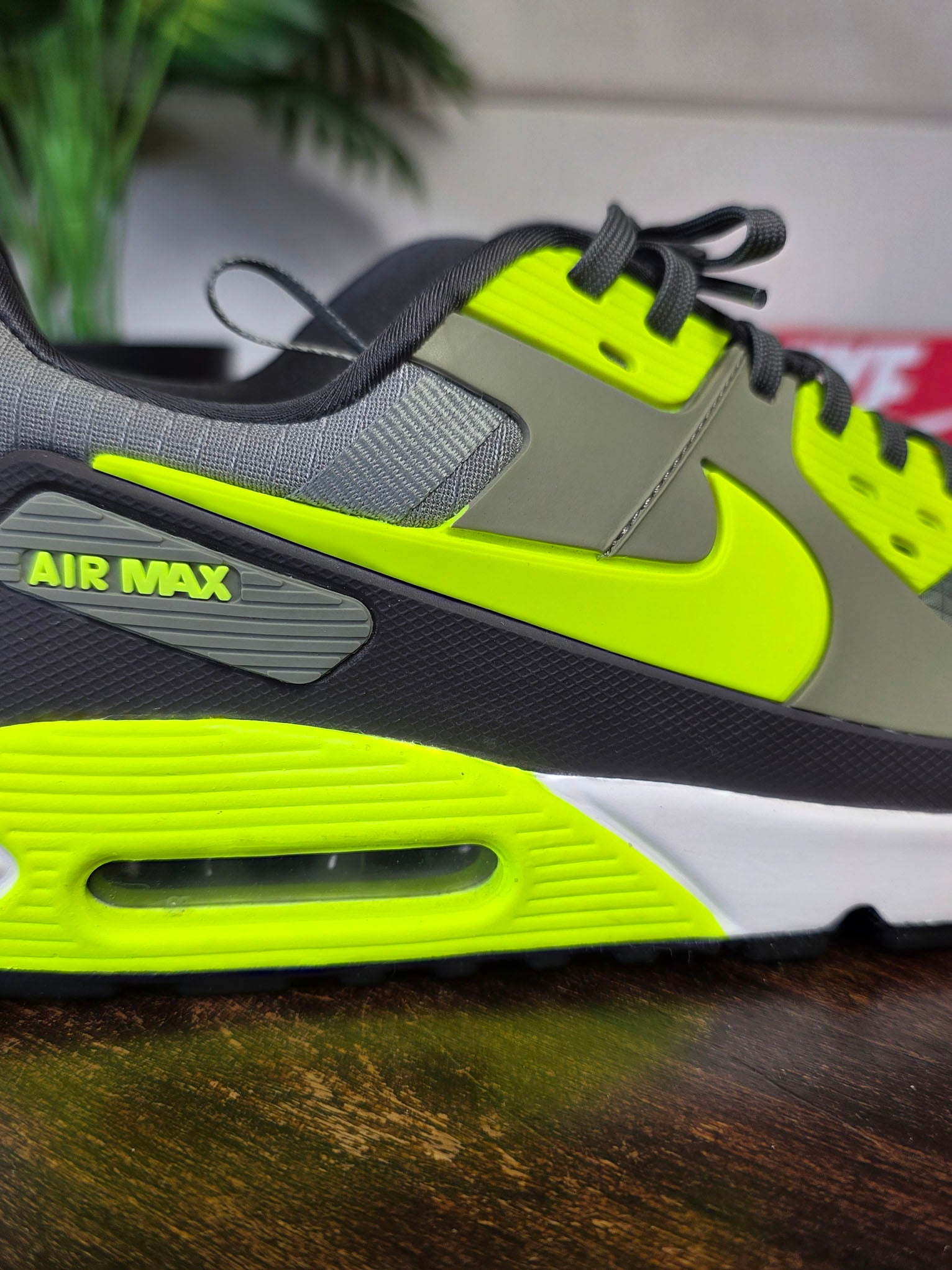 Nike Air Max 90 Drift “Light Army Volt" maat 42,5