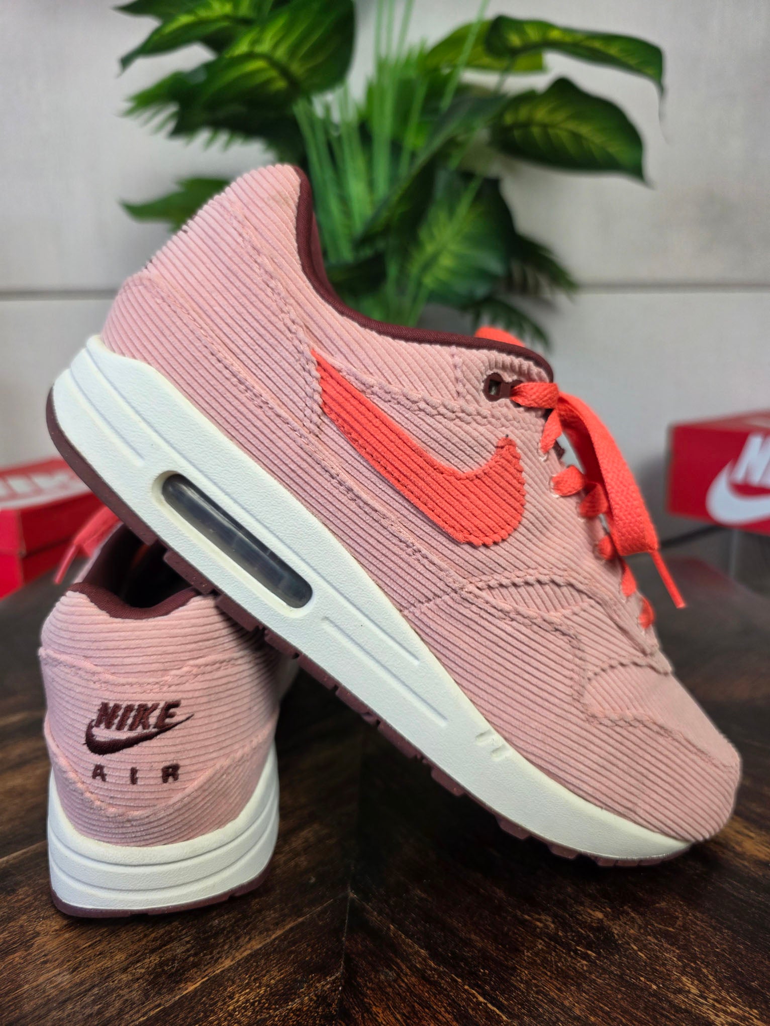 Nike Air Max 1 PRM Corduroy Stardust maat 45