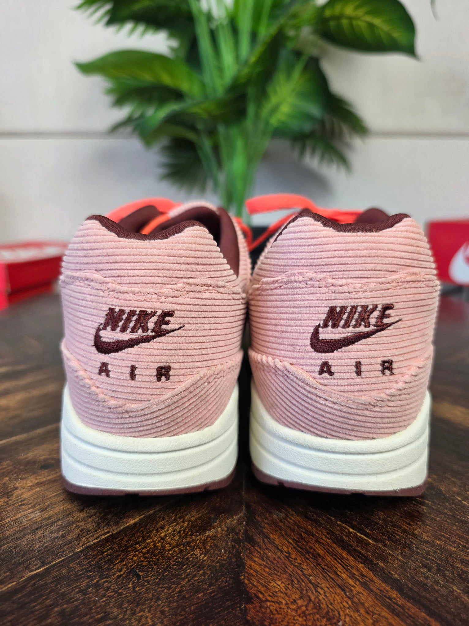 Nike Air Max 1 PRM Corduroy Stardust maat 45