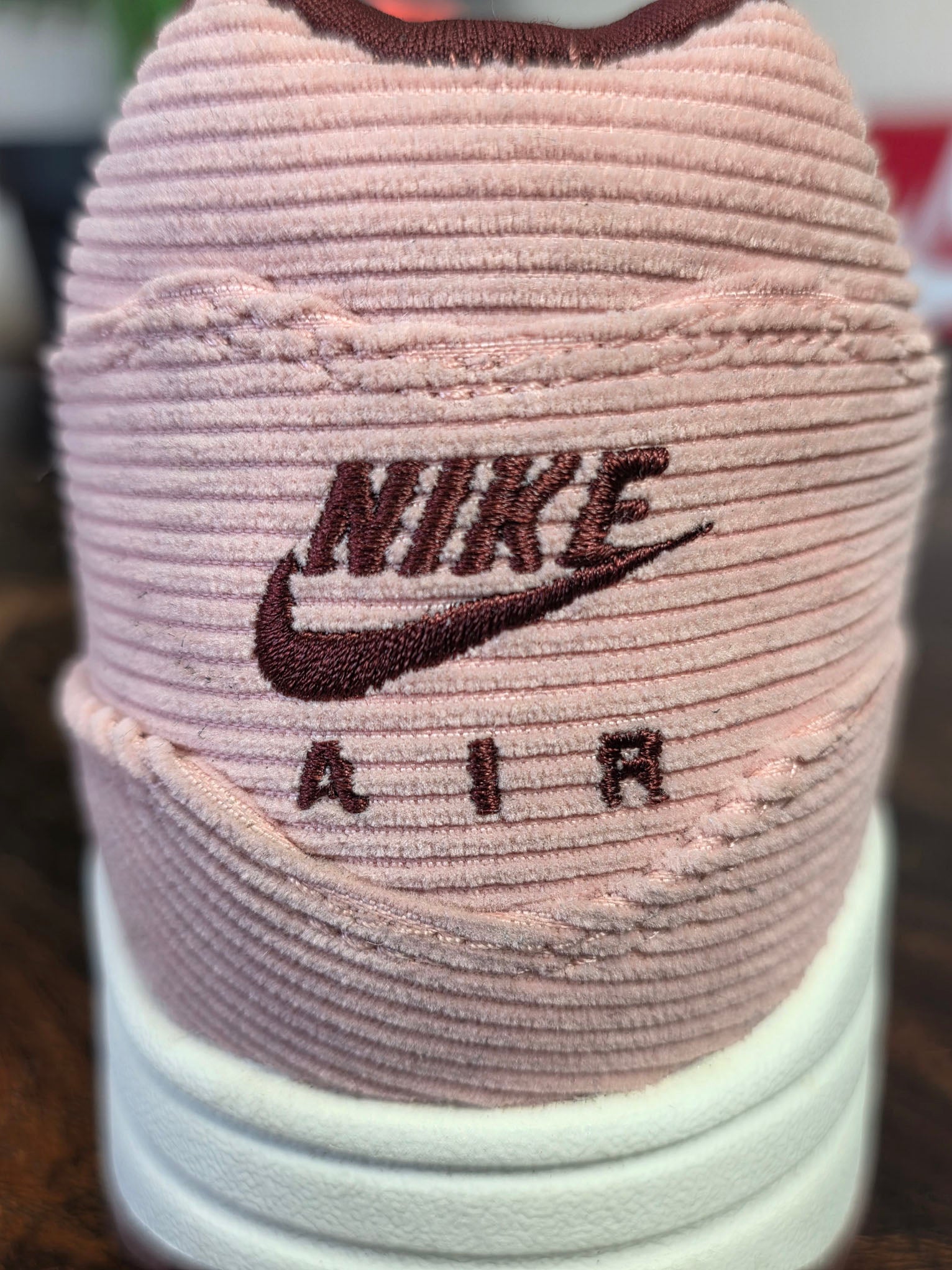 Nike Air Max 1 PRM Corduroy Stardust maat 45