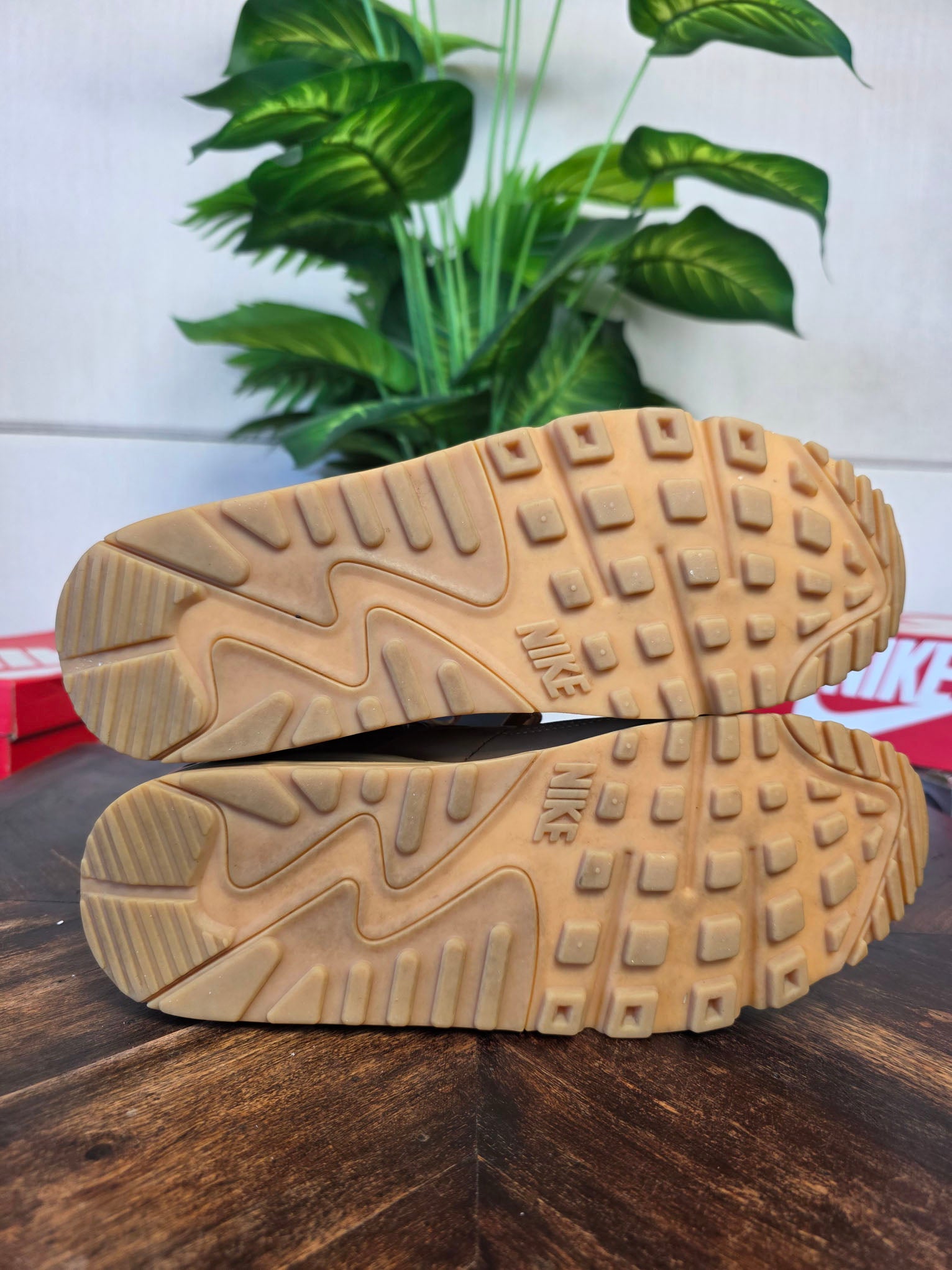 Nike Air Max 90 Wheat maat 42