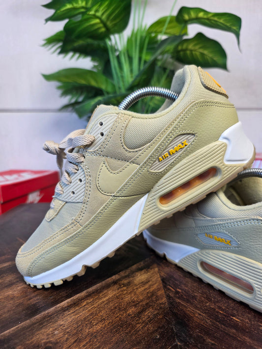 Nike Air Max 90 Wheat Grass maat 42