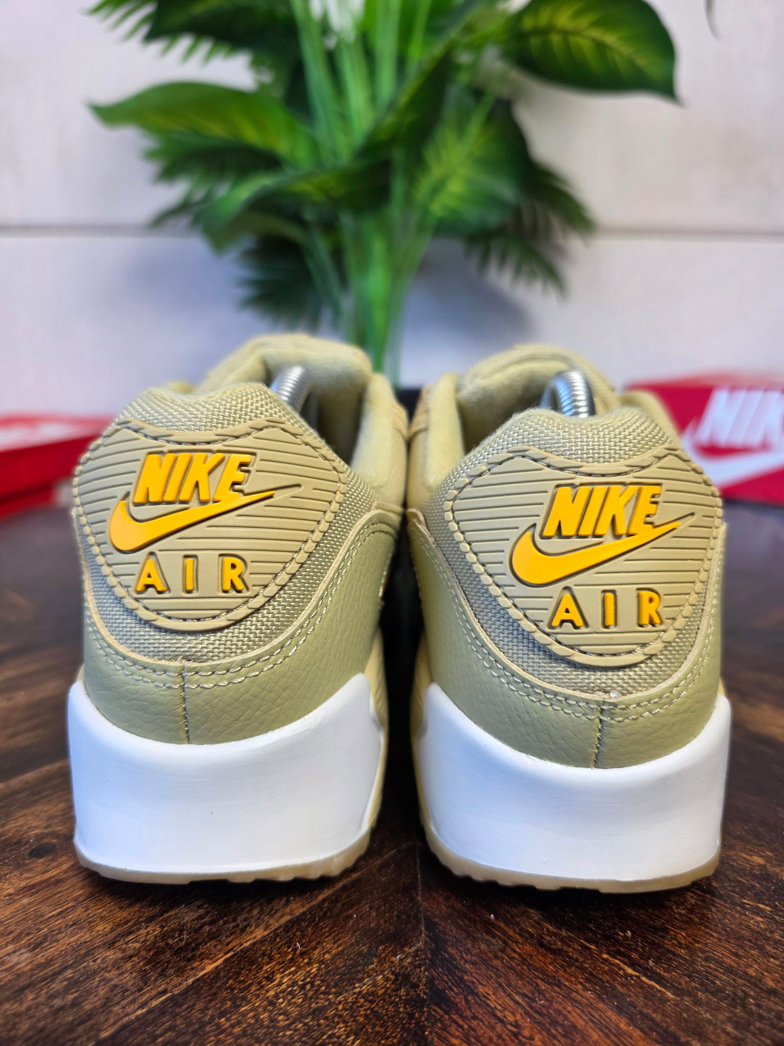Nike Air Max 90 Wheat Grass maat 42