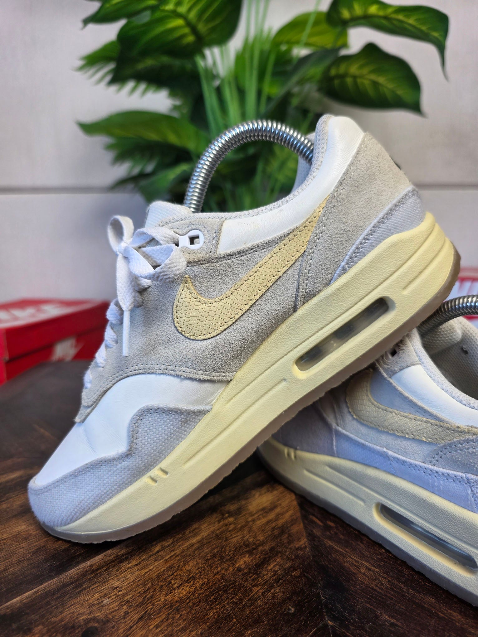 Nike Air Max 1 Crepe Light Bone maat 38,5