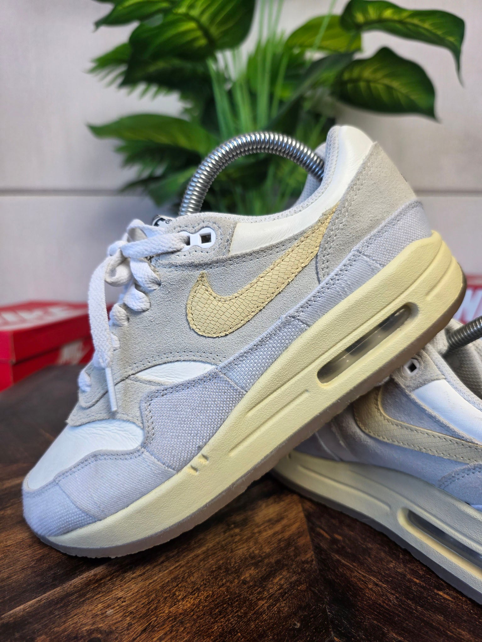 Nike Air Max 1 Crepe Light Bone maat 38,5