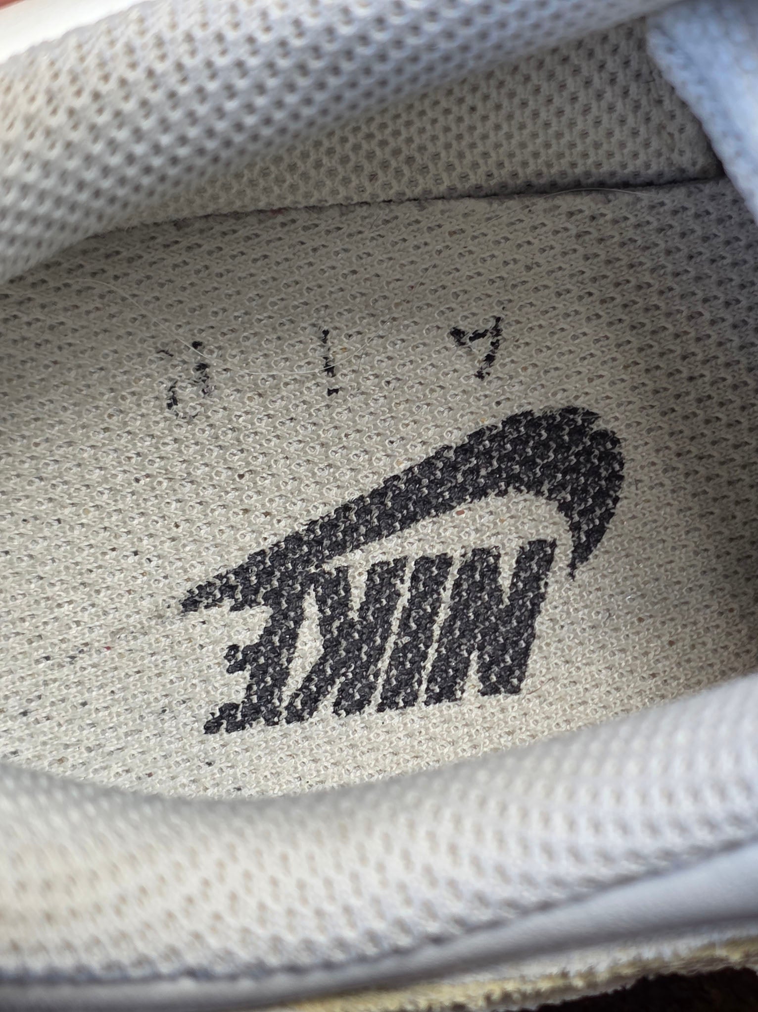 Nike Air Max 1 Crepe Light Bone maat 38,5