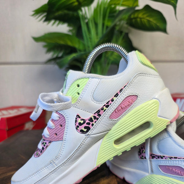 Nike Air Max 90 Pink Barely Volt maat 37,5