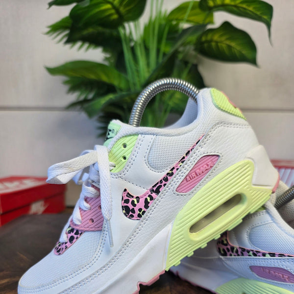 Nike Air Max 90 Pink Barely Volt maat 37,5