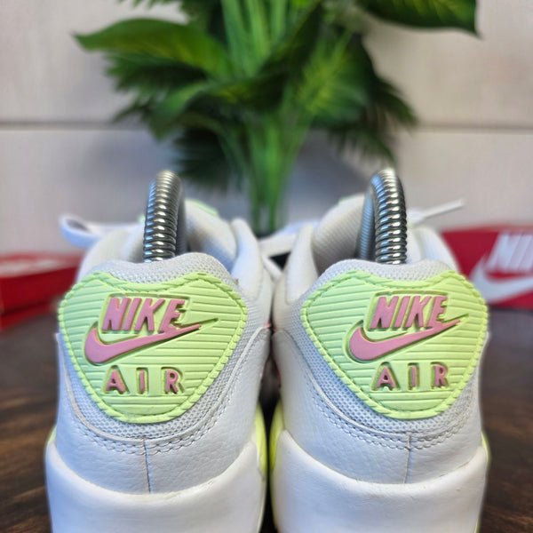 Nike Air Max 90 Pink Barely Volt maat 37,5