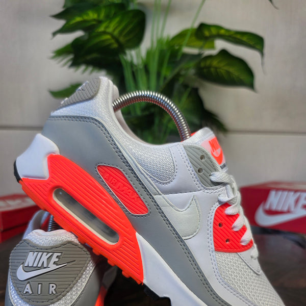 Nike Air Max 90 Hyper Orange maat 42