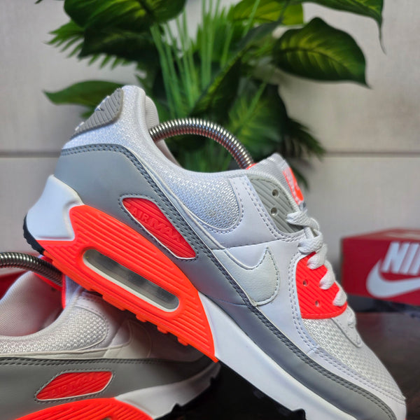 Nike Air Max 90 Hyper Orange maat 42