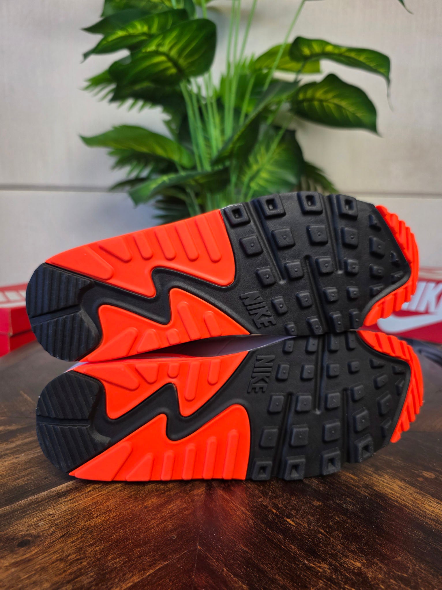 Nike Air Max 90 Hyper Orange maat 42