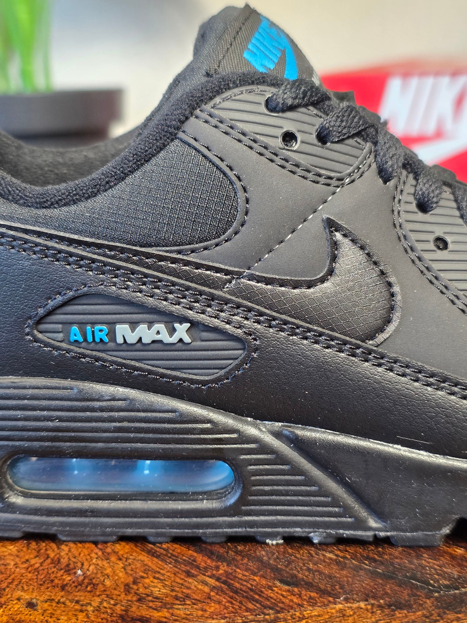 Nike Air Max 90 Black Laser Blue maat 41