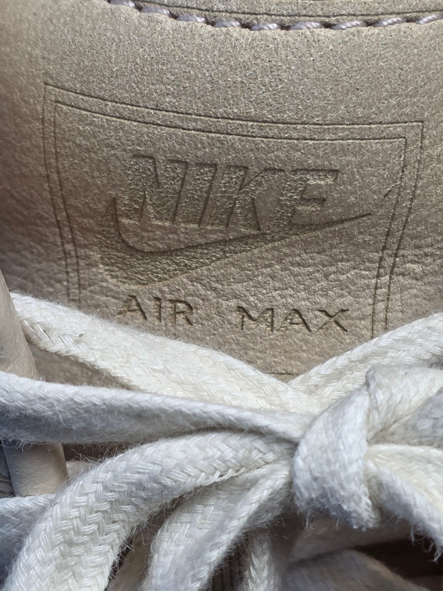 Nike Air Max 90 QS Laser maat 42