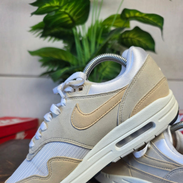 Nike Air Max 1 Light Orewood Brown maat 40