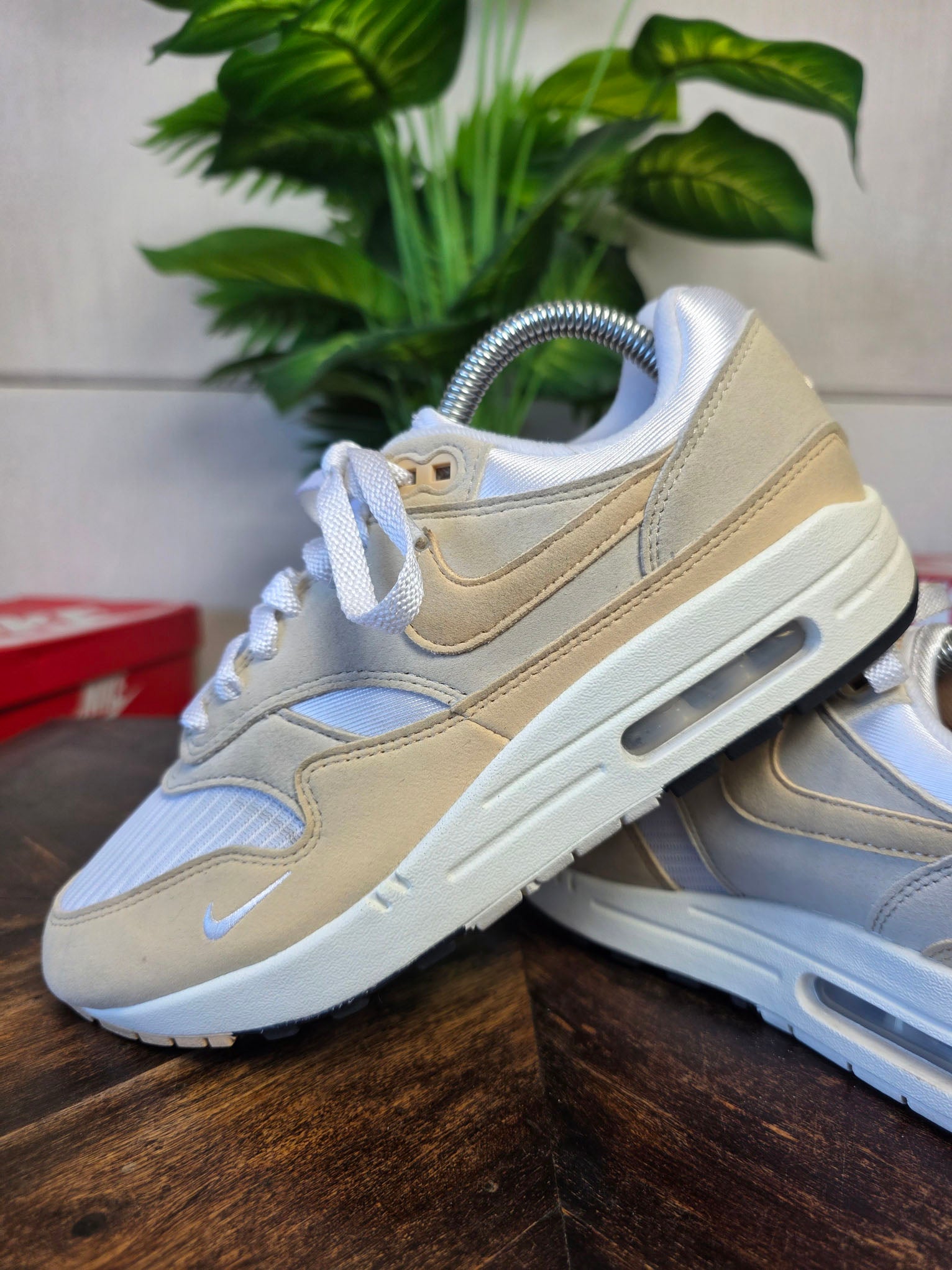 Nike Air Max 1 Light Orewood Brown maat 40