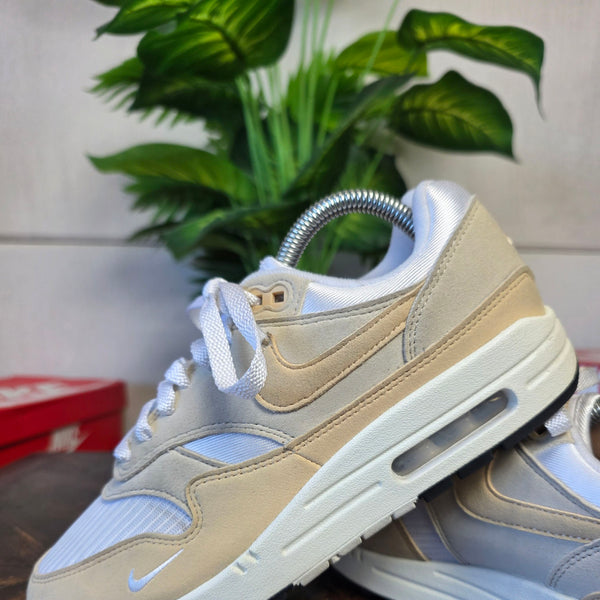 Nike Air Max 1 Light Orewood Brown maat 40