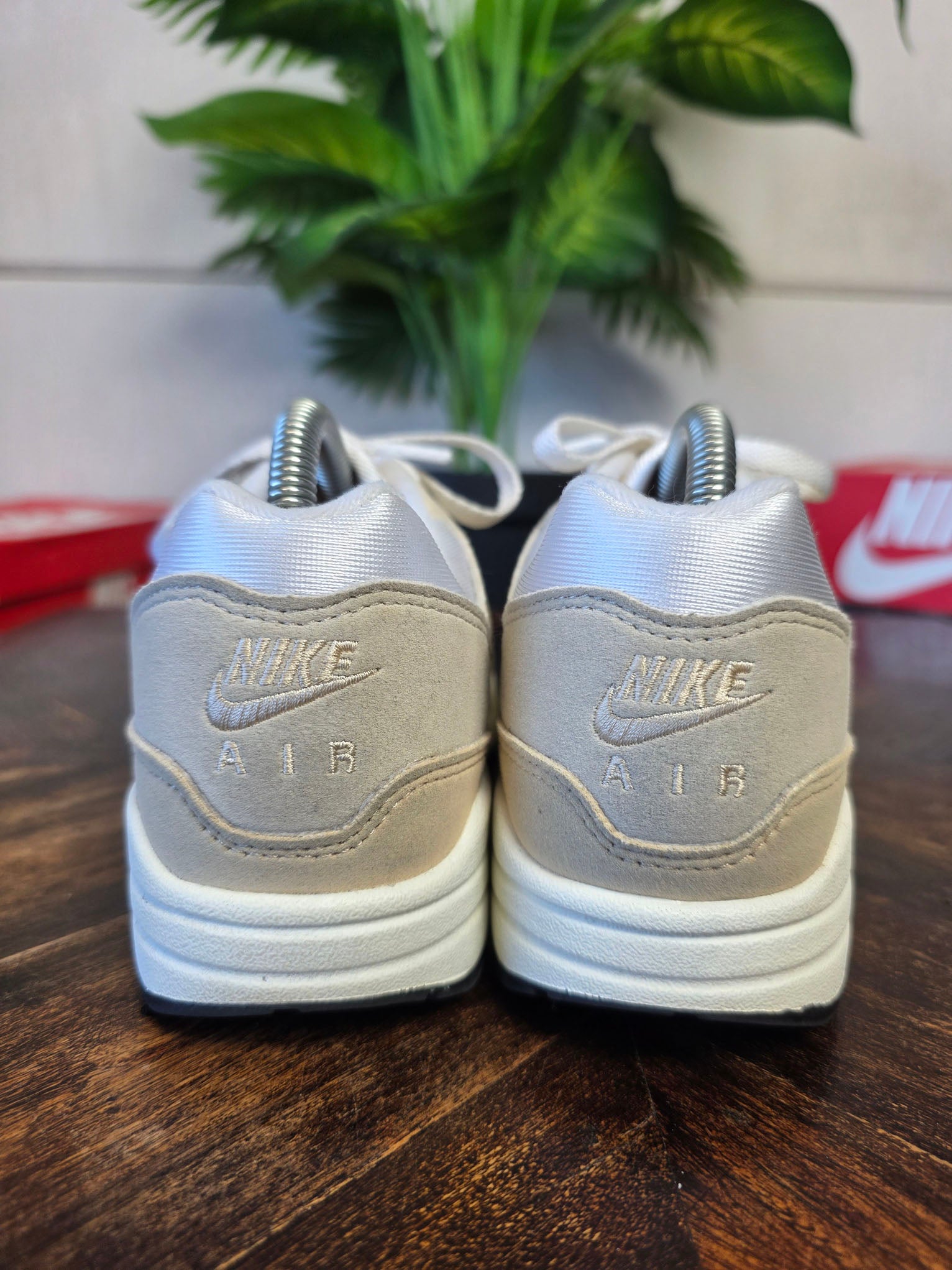 Nike Air Max 1 Light Orewood Brown maat 40