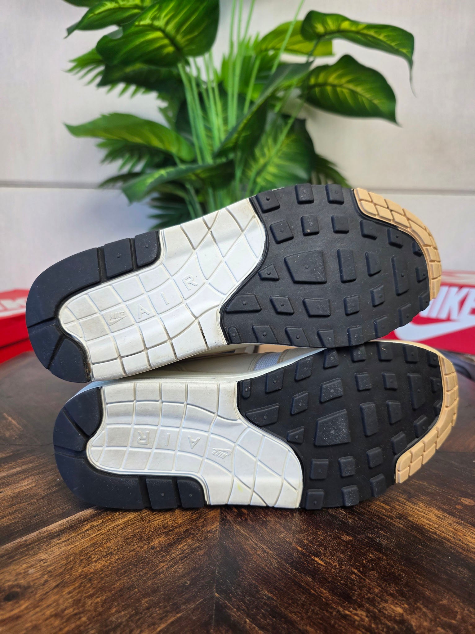 Nike Air Max 1 Light Orewood Brown maat 40