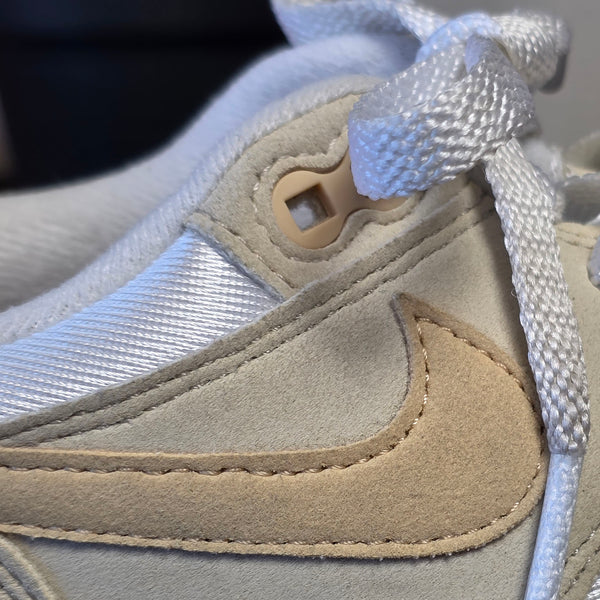 Nike Air Max 1 Light Orewood Brown maat 40