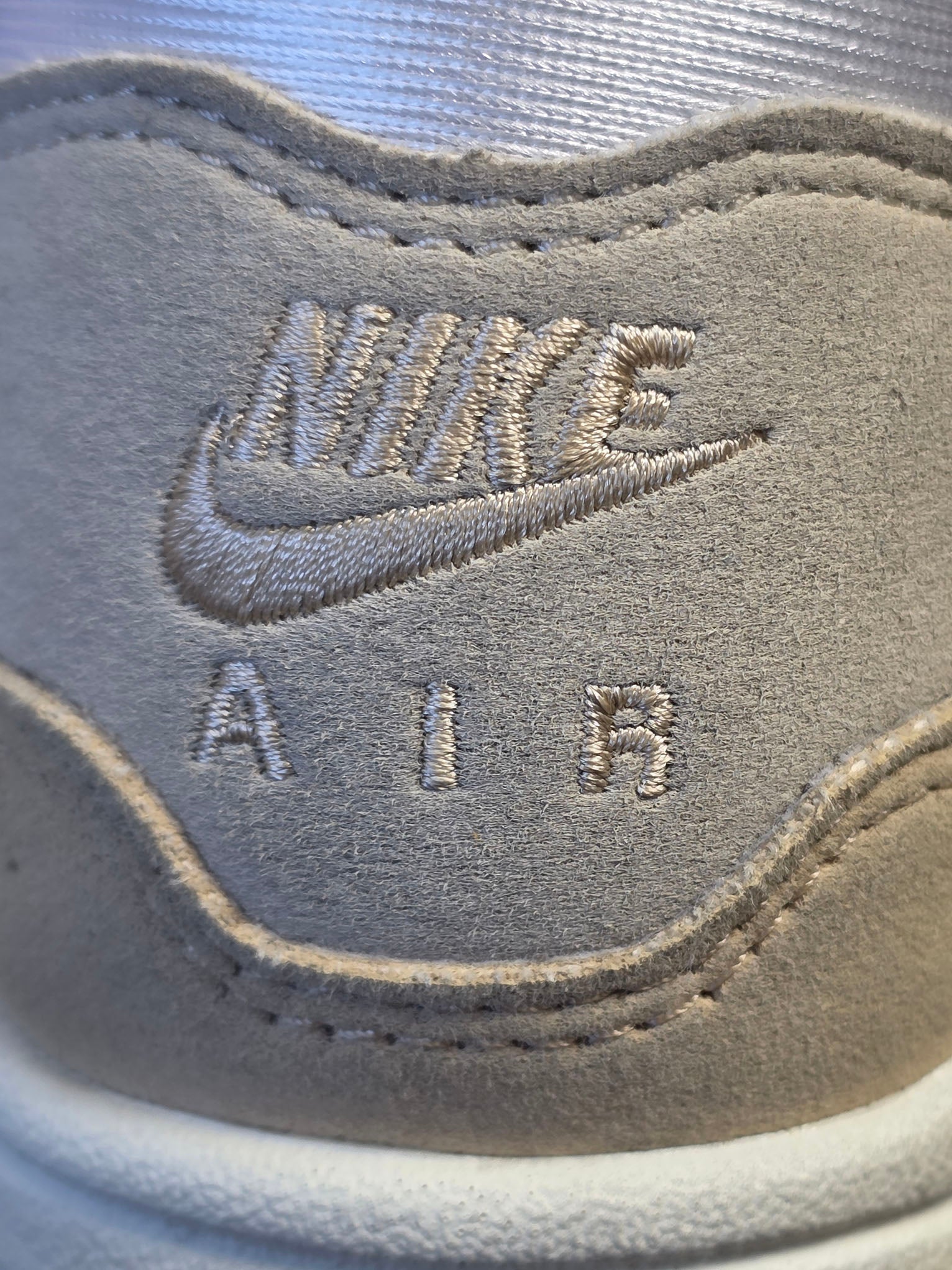Nike Air Max 1 Light Orewood Brown maat 40
