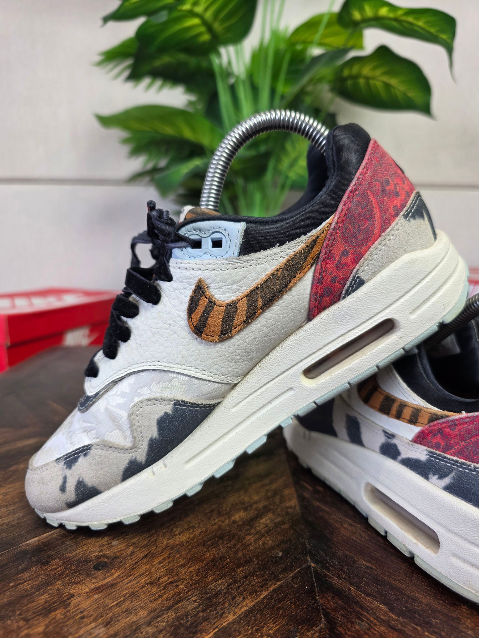 Nike Air Max 1 Tiger Swoosh Great Indoors maat 38