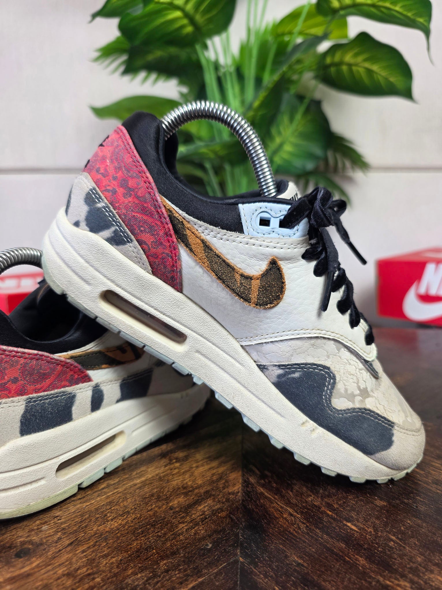 Nike Air Max 1 Tiger Swoosh Great Indoors maat 38