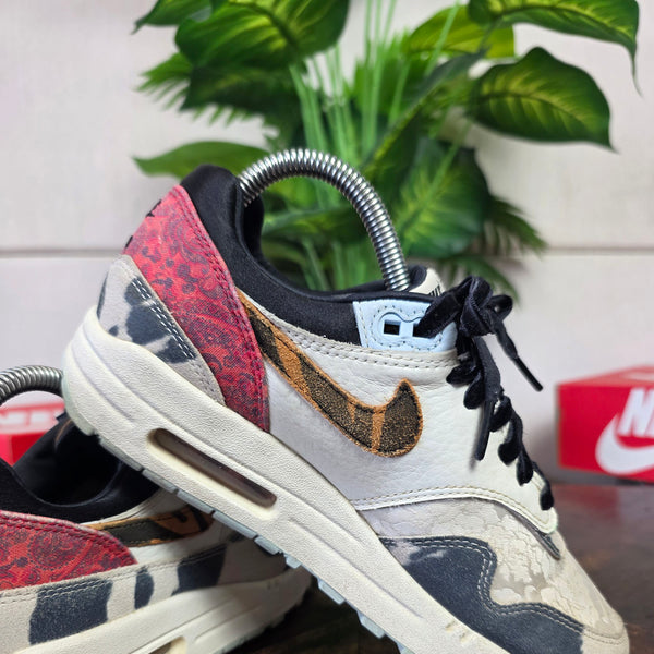 Nike Air Max 1 Tiger Swoosh Great Indoors maat 38