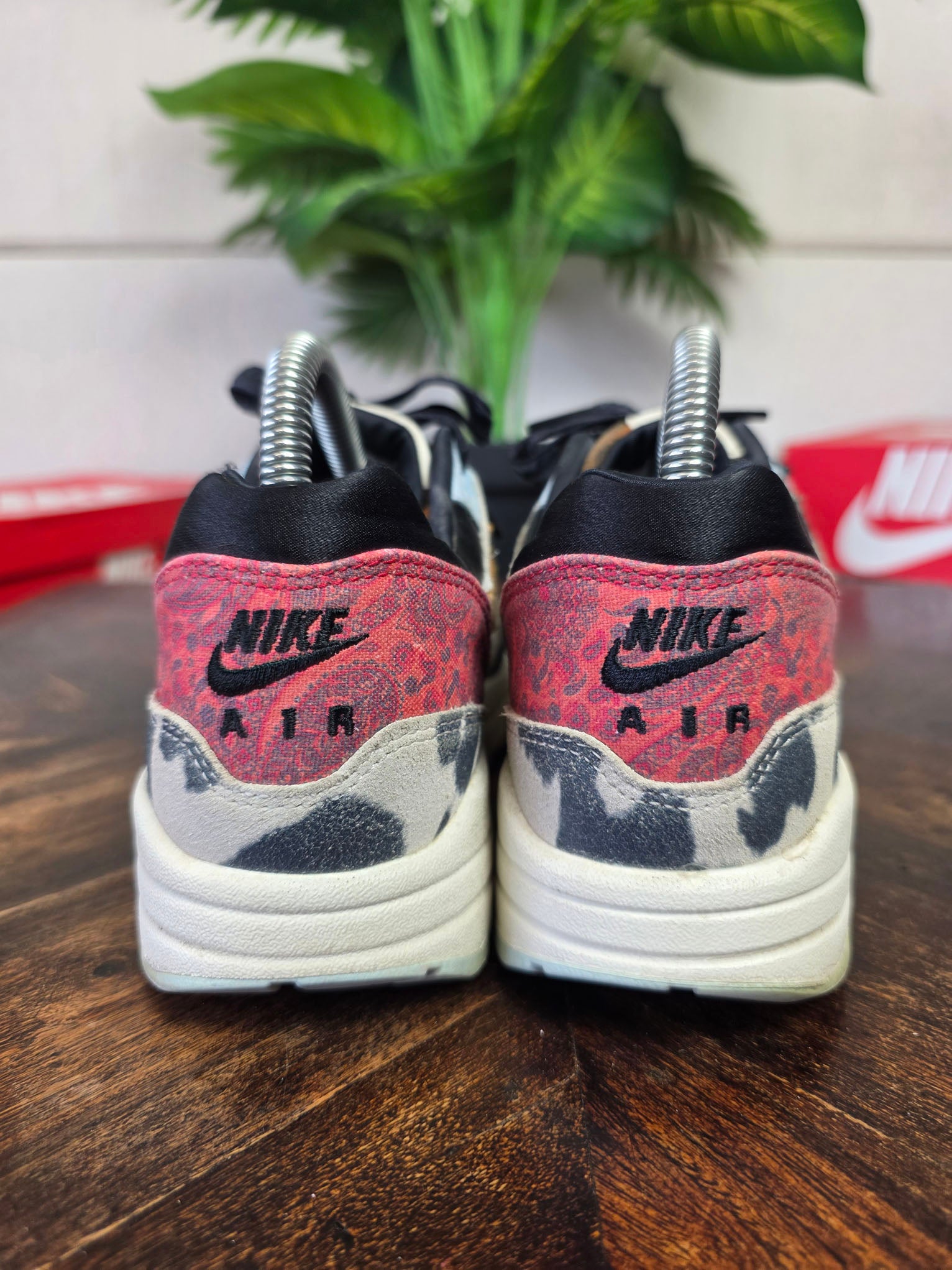 Nike Air Max 1 Tiger Swoosh Great Indoors maat 38