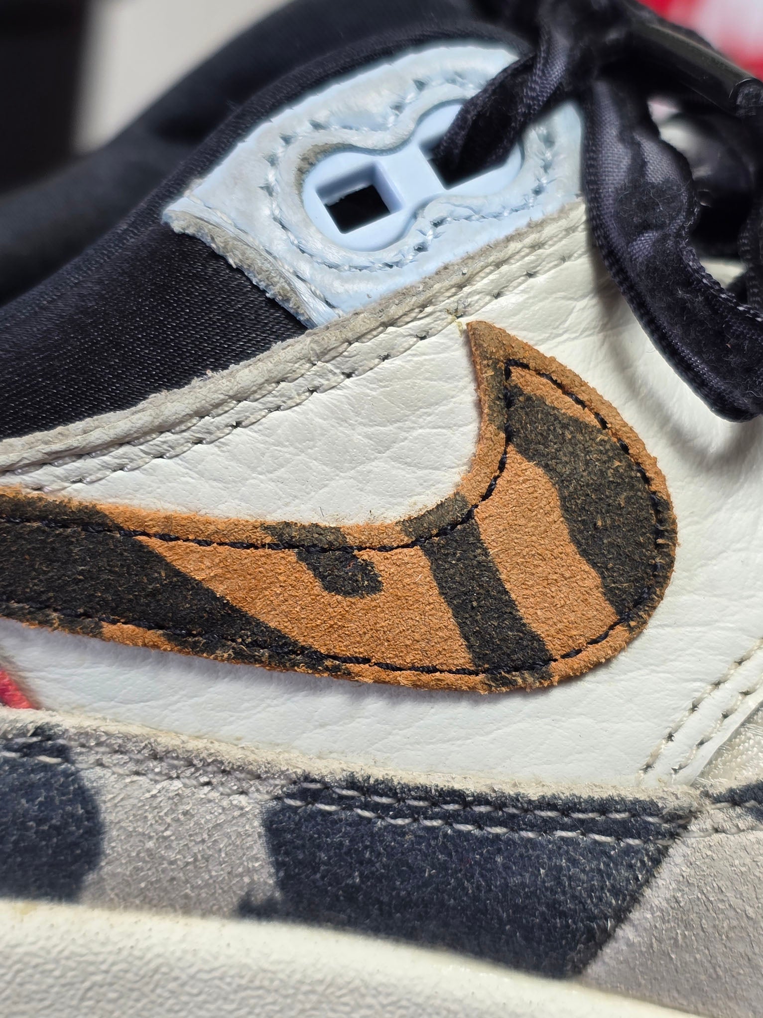 Nike Air Max 1 Tiger Swoosh Great Indoors maat 38