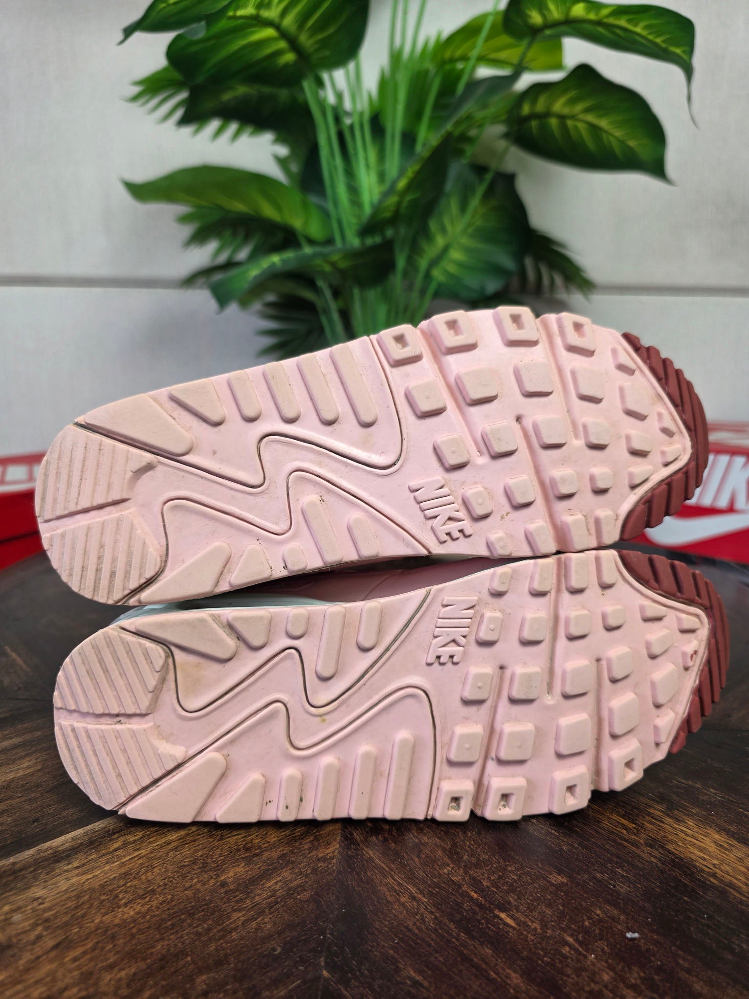 Nike Air Max 90 Wmns "Airbrushed Pink" maat 38,5