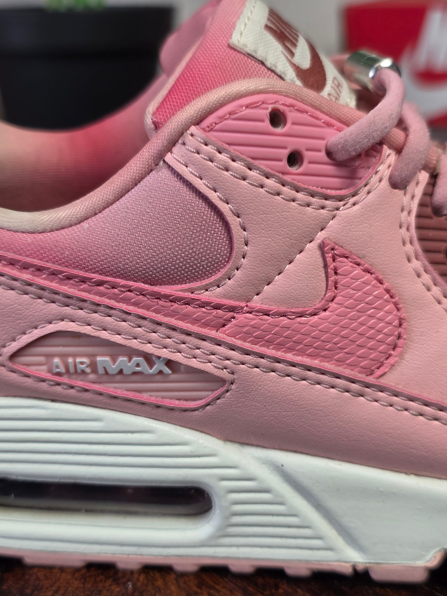 Nike Air Max 90 Wmns "Airbrushed Pink" maat 38,5