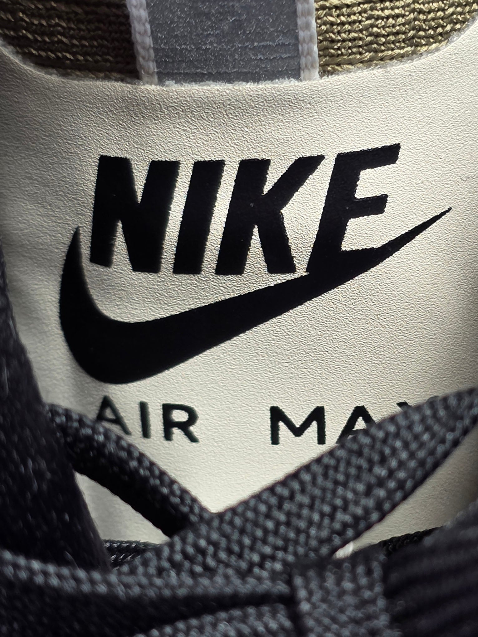Nike Air Max 90 Drift "Khaki" maat 44