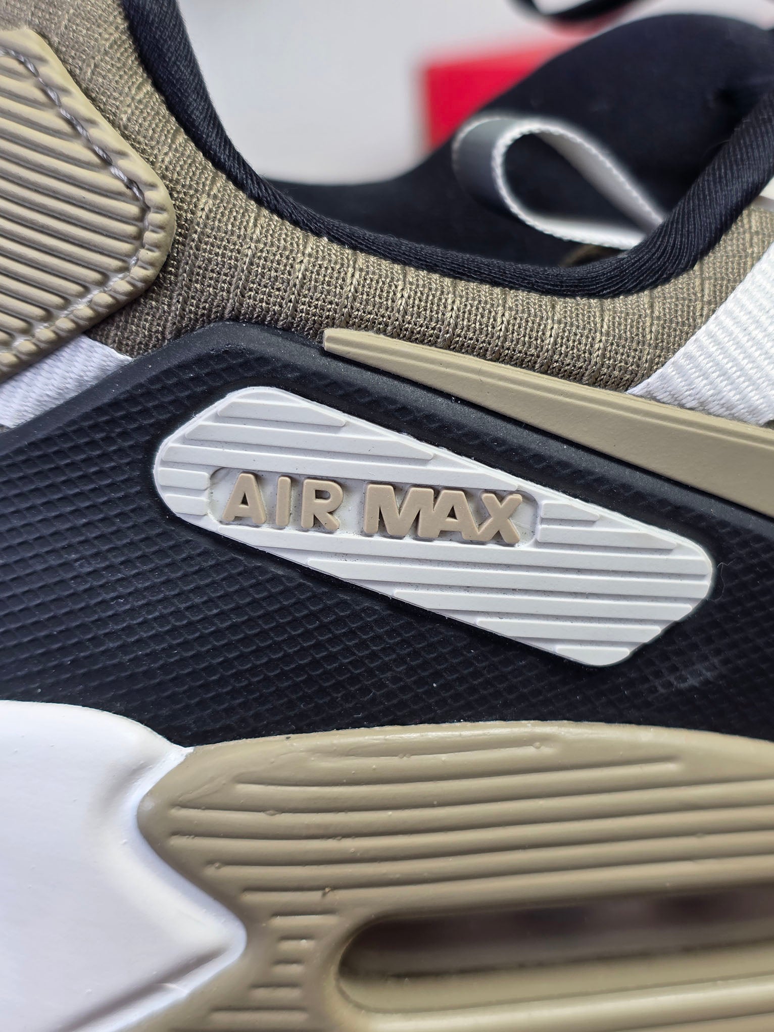 Nike Air Max 90 Drift "Khaki" maat 44