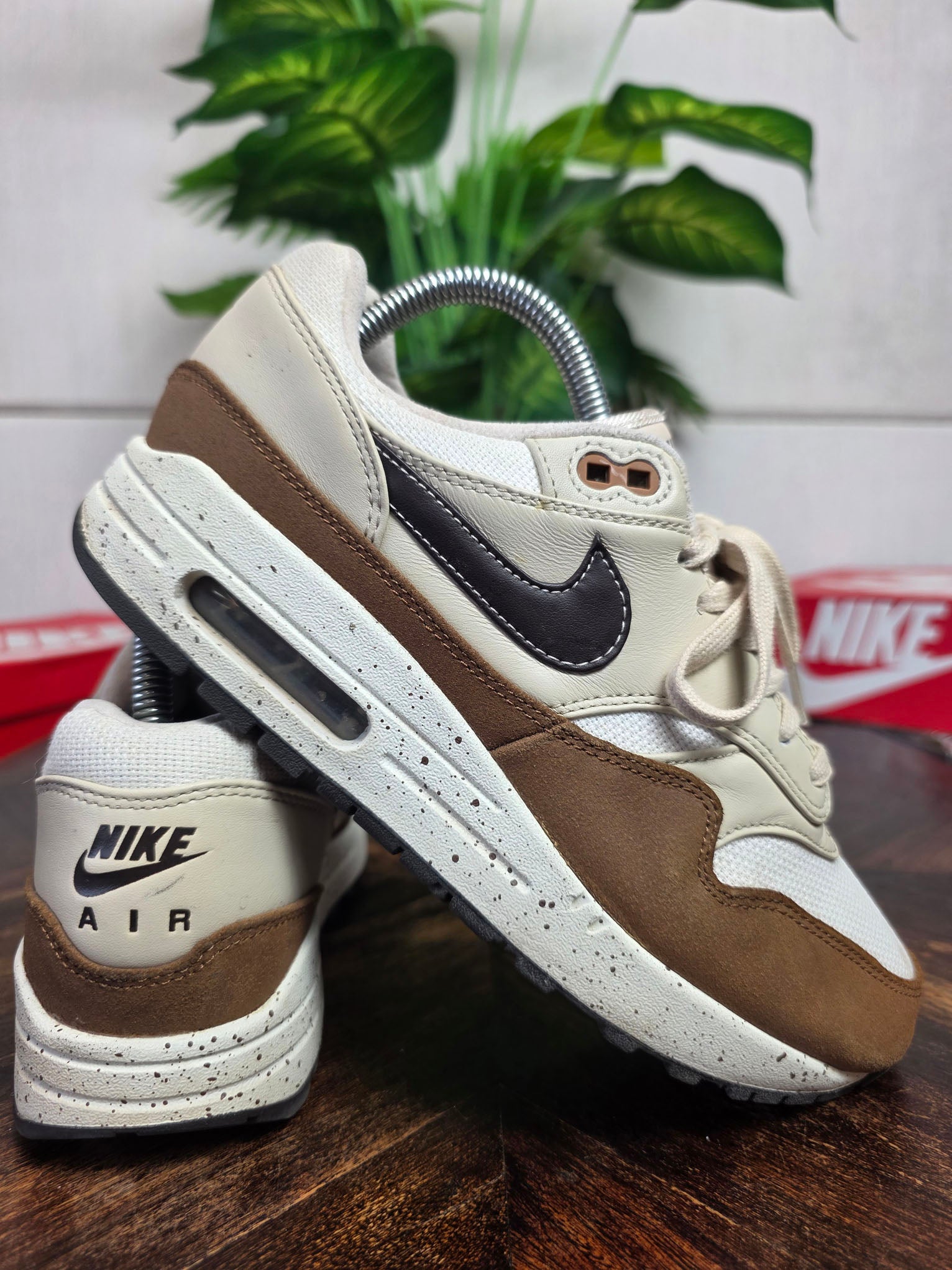 Nike Air Max 1 '87 Wmns "Velvet Brown" maat 39