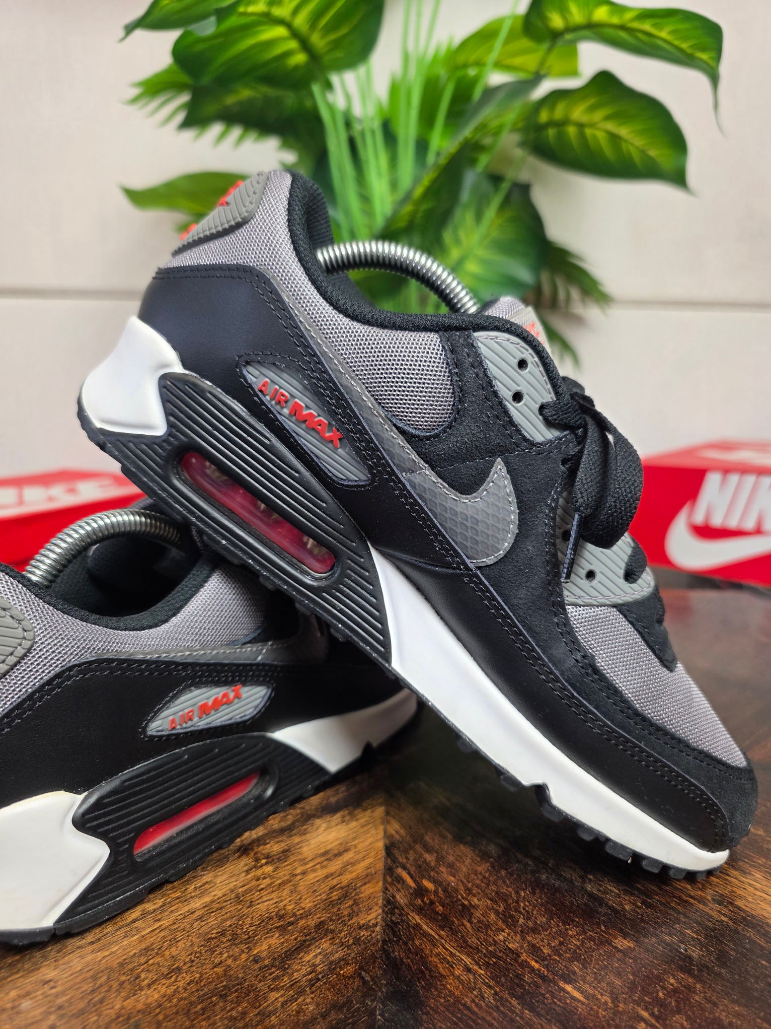 Nike Air Max 90 Grey Black Red maat 42,5
