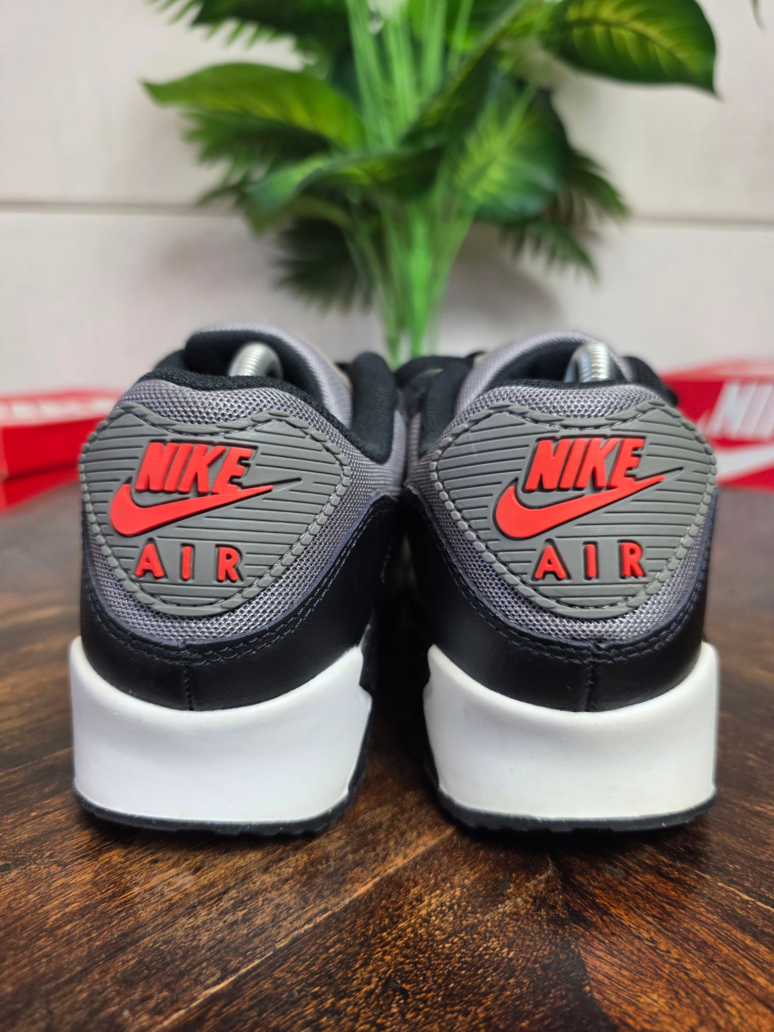 Nike Air Max 90 Grey Black Red maat 42,5