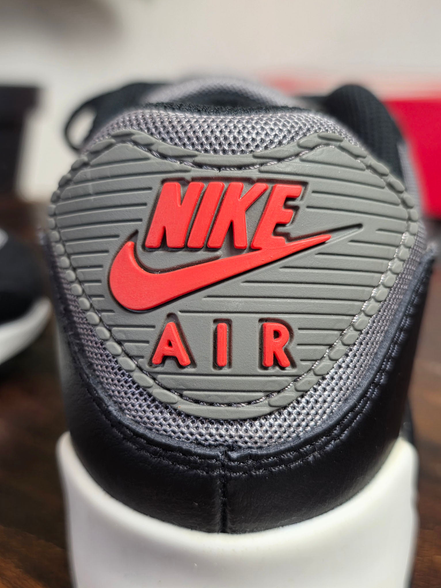 Nike Air Max 90 Grey Black Red maat 42,5